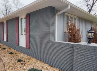 188 Country Club Dr, Nevada, MO 64772