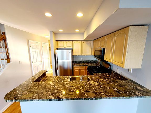 2nd image of 50 Patricia Ln #304