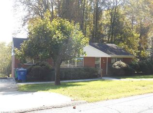 141 Bluff St, Mount Airy, NC 27030