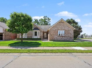 13750 Treeland Dr, Shelby Township, MI 48315