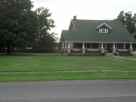 3rd image of 207 Rowley St