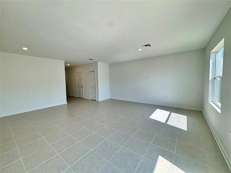 405 Kayden Cv — Photo 14