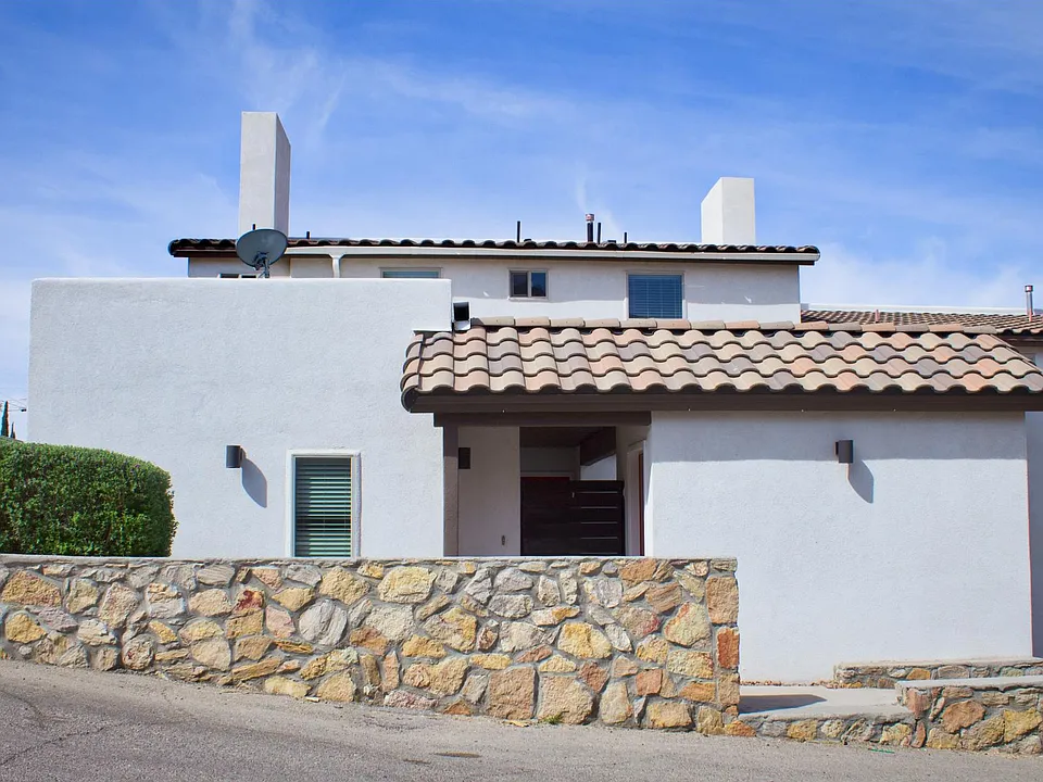 4200 Camelot Heights Dr #7
