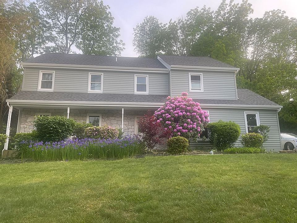 1st image of 1205 Carriage Hill Dr