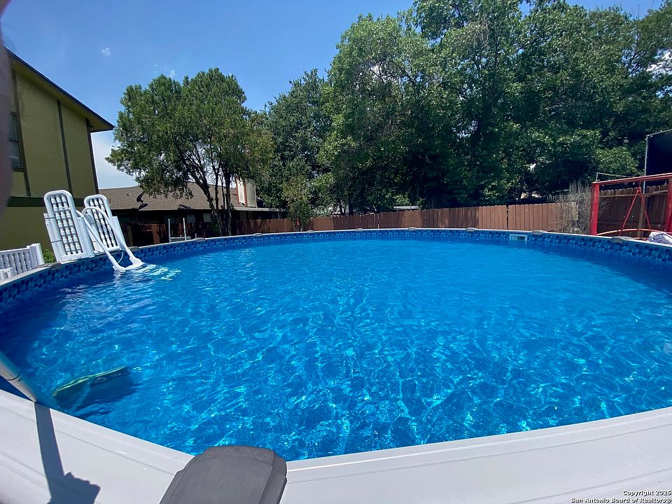 1st image of 3307 TREE GROVE DR