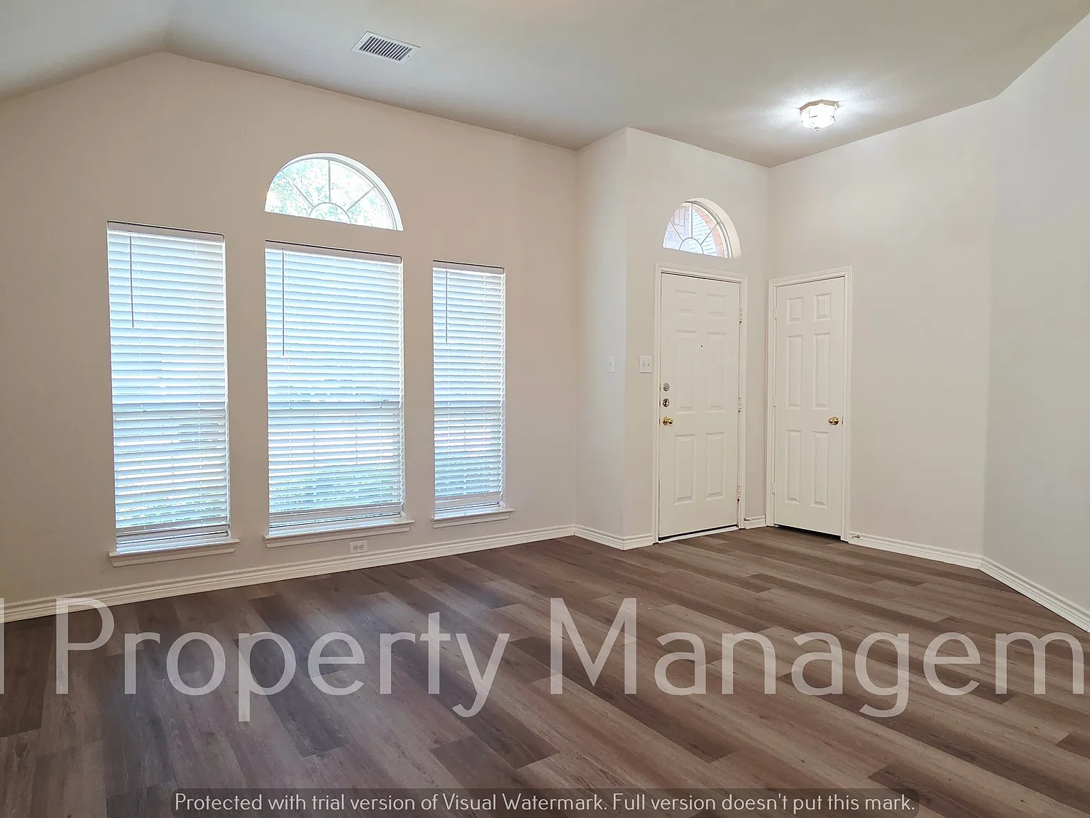 Beautiful Updated Mckinney 3 Bed Ready for Immediate Move in! — Photo 4