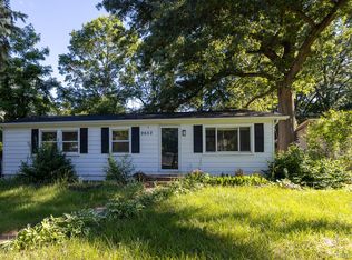 9650 Cooley Lake Rd, White Lake, MI 48386