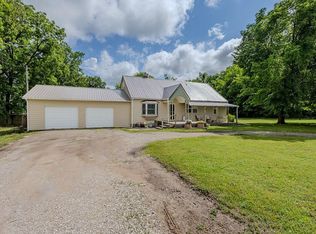 3005 W 8th St, Coffeyville, KS 67337