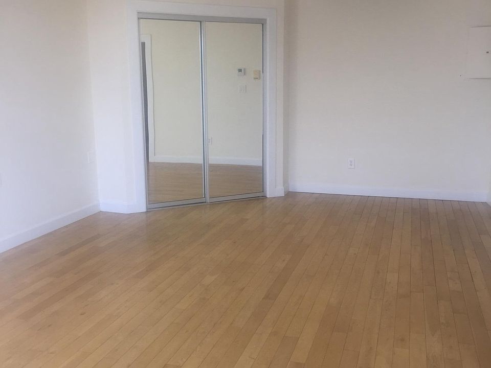 2nd image of 540 Broadway