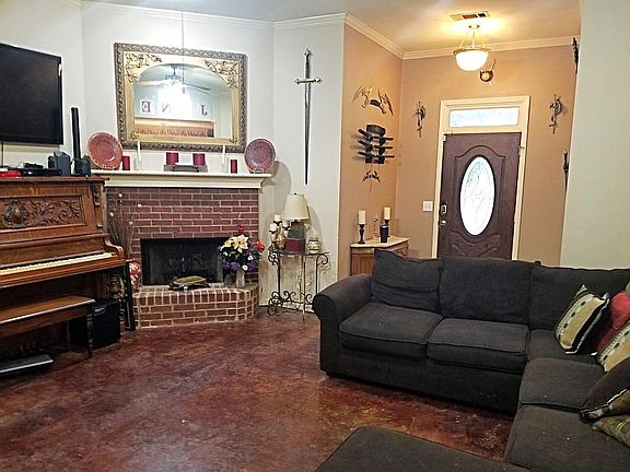 4th image of 105 Live Oaks Blvd