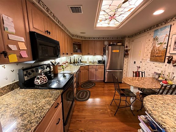 4th image of 3200 NE 36th Street #1601