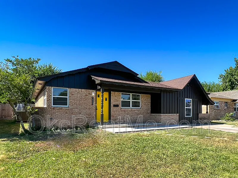 4 bed, 1.5 bath, 1450 sqft, $1,495 — Photo 1