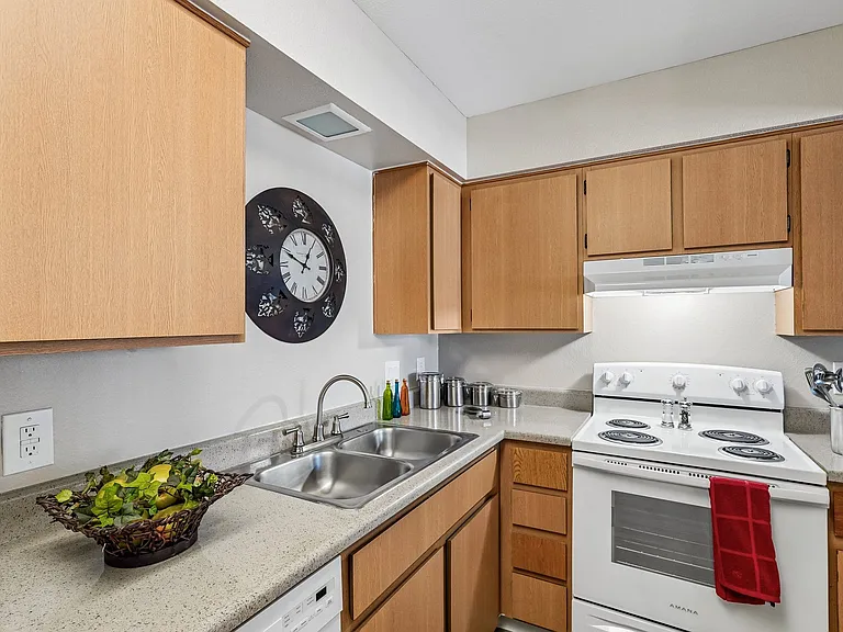 Acacia Pointe — Photo 21