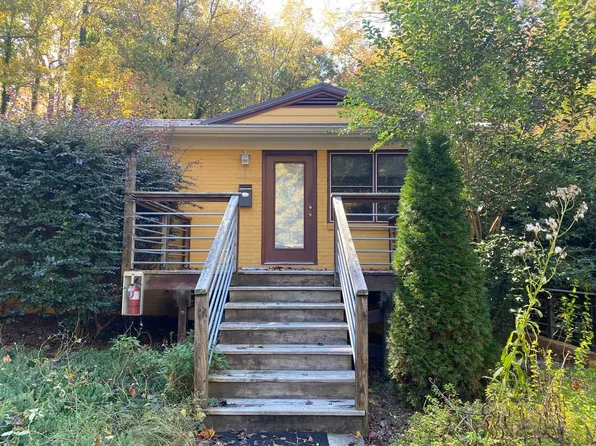 230 Valley Park Dr, Chapel Hill, NC 27514