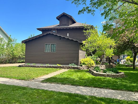 2nd image of 806 1st Ave