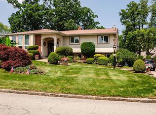 237 Kensington Oval, New Rochelle, NY 10805