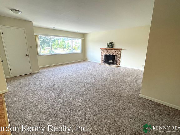 5th image of 390 Allen Dr