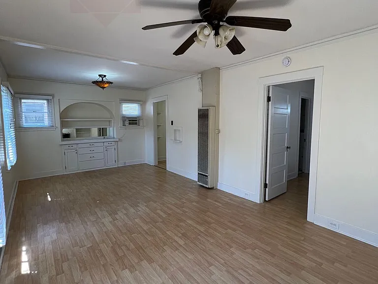 210 W Micheltorena St #C — Photo 6