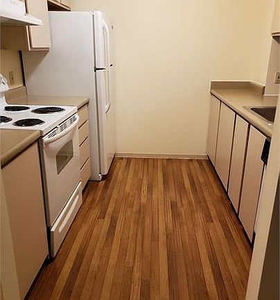 2nd image of 11807 Ambaum Blvd SW #7-02