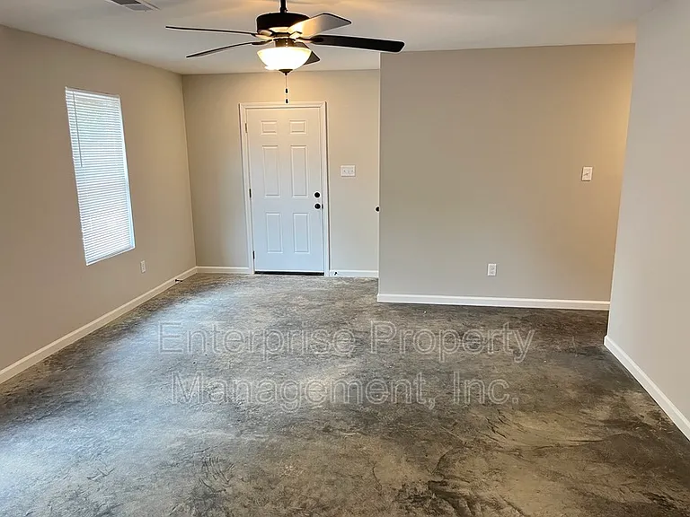 2645 Mirror Ave — Photo 6