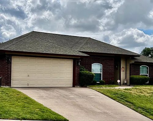 918 Whirlaway Dr Photo 1 918 Whirlaway Dr Photo 1