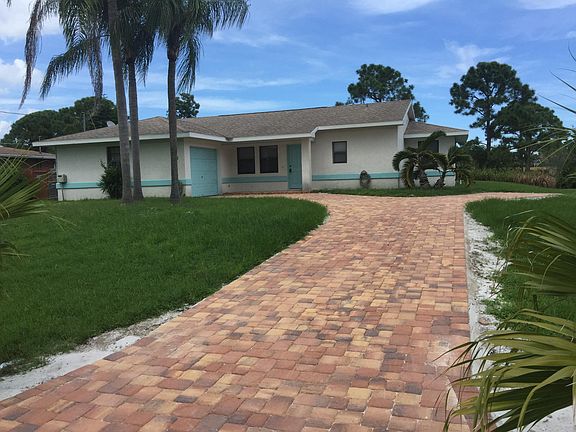 2nd image of 331 NW Concord Dr