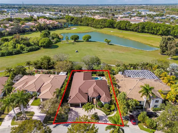 560 W Enclave Cir W, Pembroke Pines, FL 33027