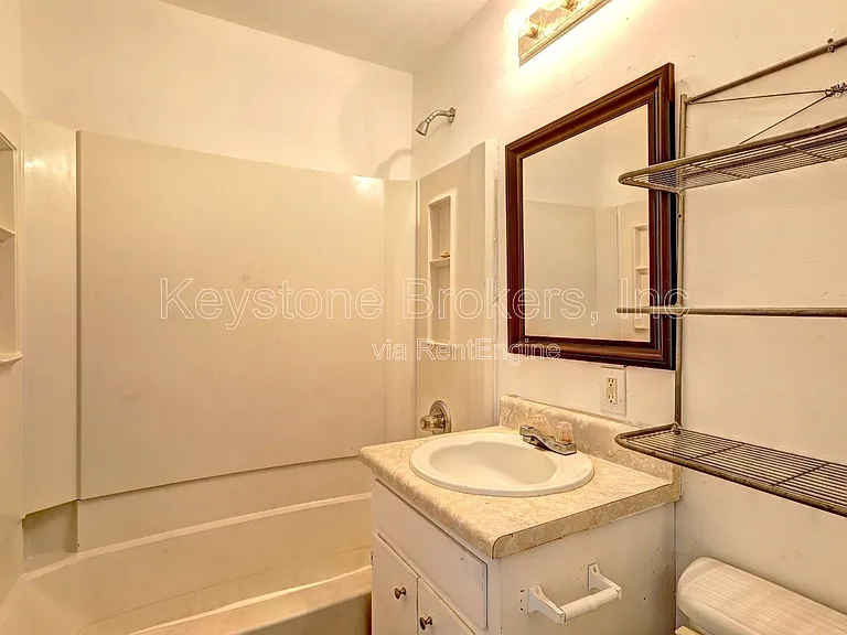 2752 Alden St — Photo 9