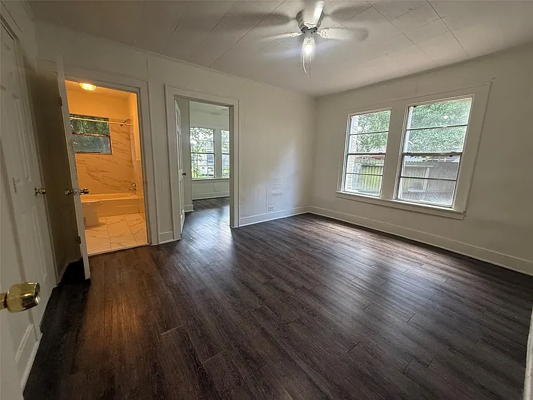 7002 Vandeman St #5 — Photo 6