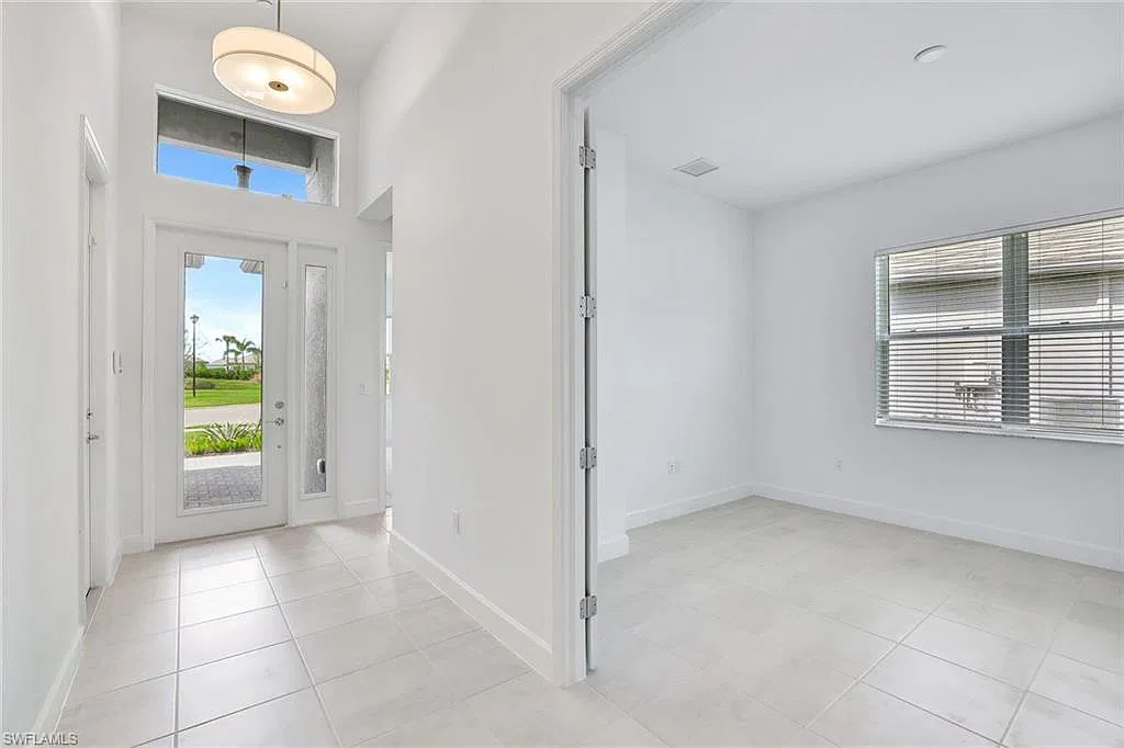 3 bed, 3.0 bath, 1954 sqft, $4,500 — Photo 3