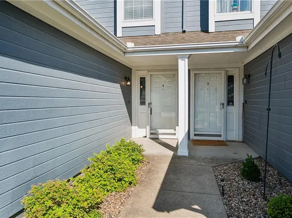 5542 NW Moonlight Meadow Dr, Lees Summit, MO 64064