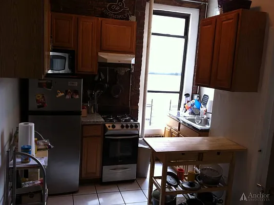 Rented by Anchor Associates | media 27