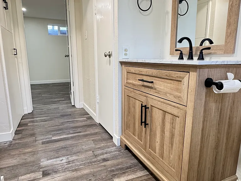 827 N 50 W — Photo 12