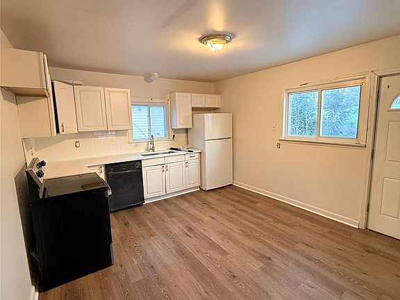 4th image of 8468 Timken Ave