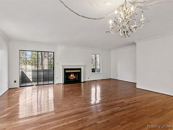 5th image of 2133 W Henry St #42