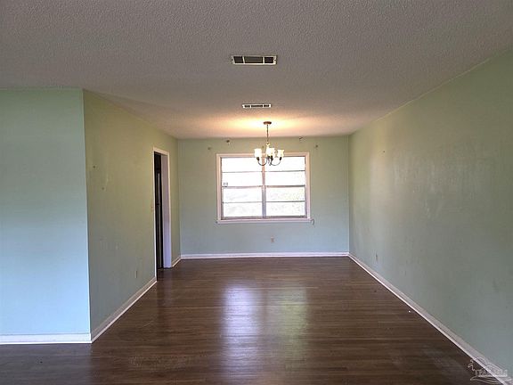 4th image of 1402 E Leonard St
