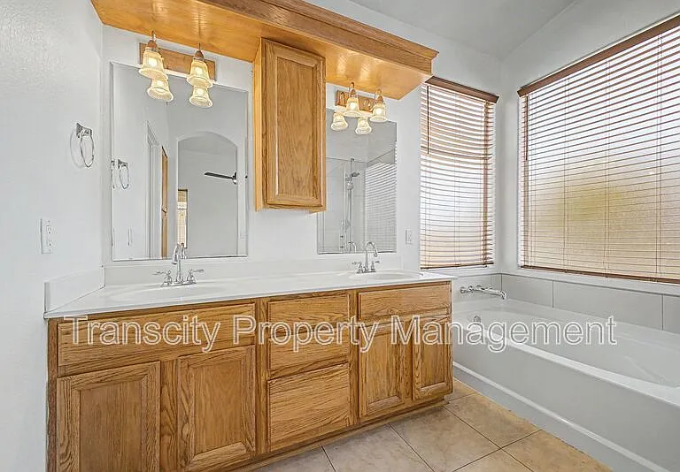 1369 W Enfield Way — Photo 12