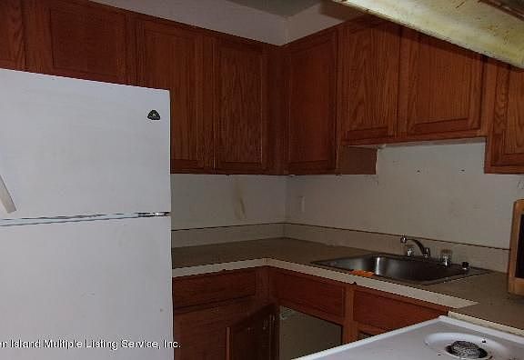 5th image of 247 Lockman Ave