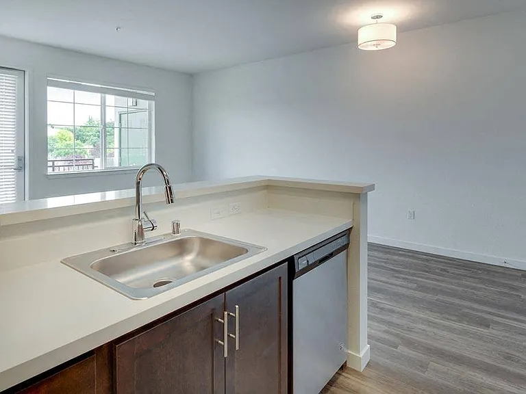 Deer Creek Apartments — Photo 15