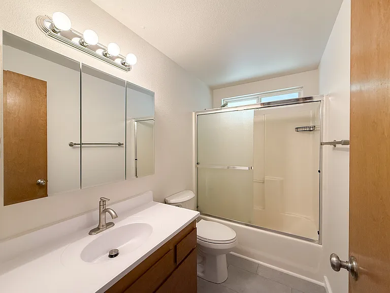 2080 NE Fairview Ave #C — Photo 10