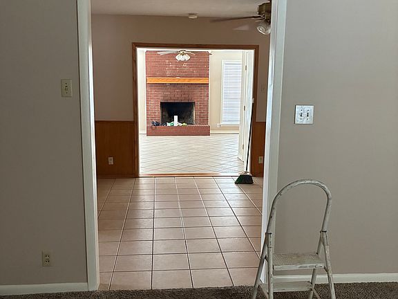 3rd image of 110 Carpenter Loop