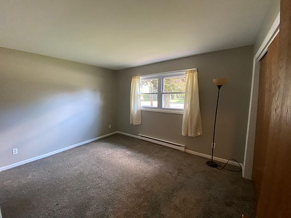 3rd image of 1700 Pallister Ave Unit 2