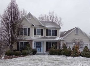 11 Hawkes Trl, Webster, NY 14580