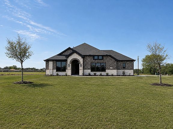 2nd image of 492 Sanders Rd