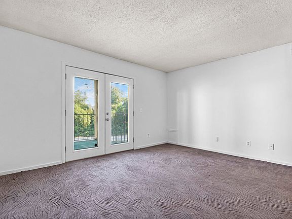 3rd image of 1208 Bush River Rd APT J2