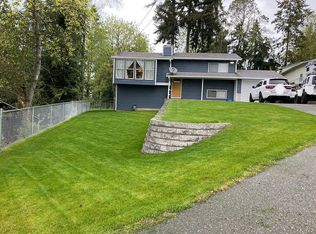 876 NE Michelle Ct, Bremerton, WA 98311