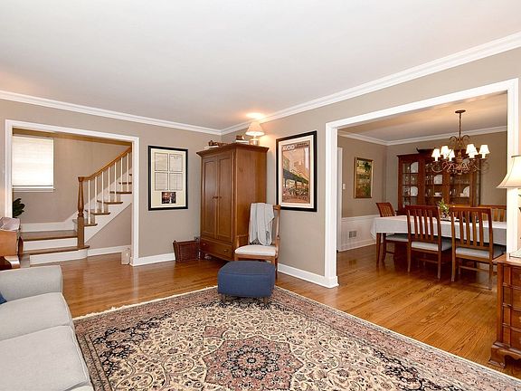 5th image of 715 S Kensington Ave