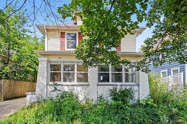 3 bed, 1.5 bath, 1356 sqft, $2,200 — Photo 2