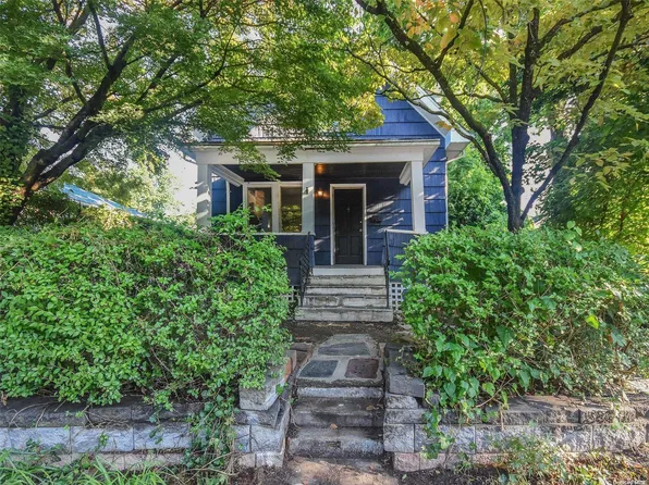 6 Littleworth Lane, Sea Cliff, NY 11579