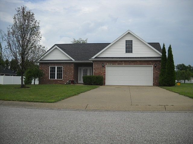 1st image of 673 W Meadowland Dr